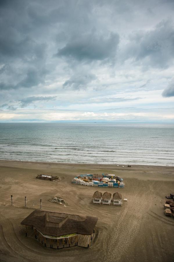 Luxury Promenada Apartment - Frontal Beachfront Mamaia Nord Năvodari Exteriér fotografie