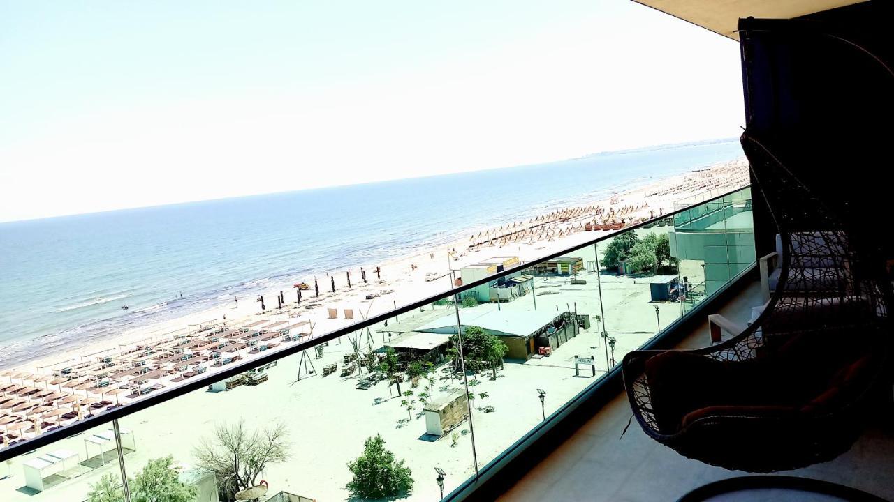 Luxury Promenada Apartment - Frontal Beachfront Mamaia Nord Năvodari Exteriér fotografie